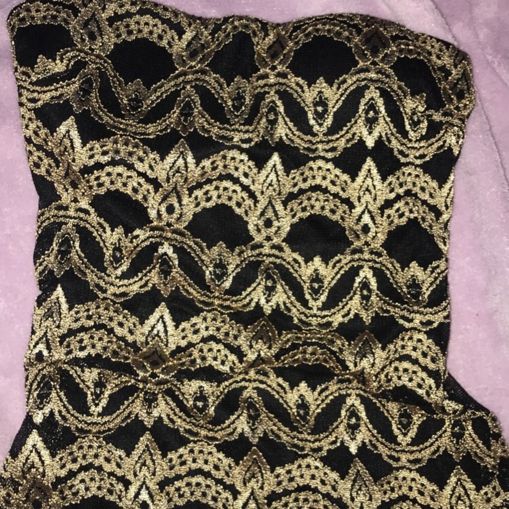 GOLD AND BLACK strapless top